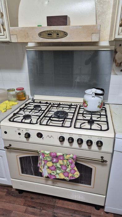 Газ плита большая