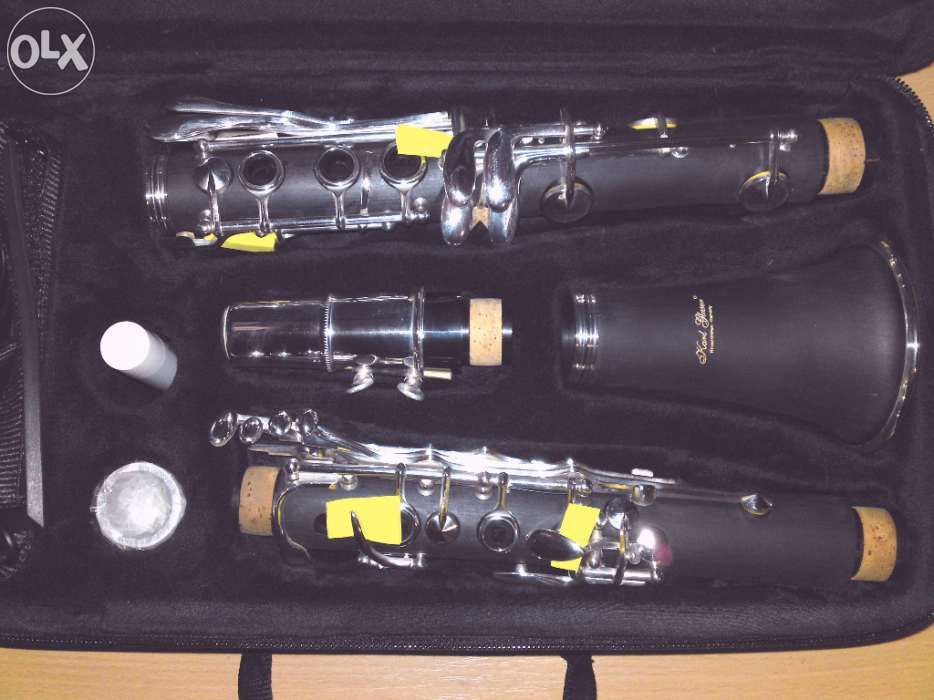 Vand diferite clarinete in Si-bemol si ancii de clarinet