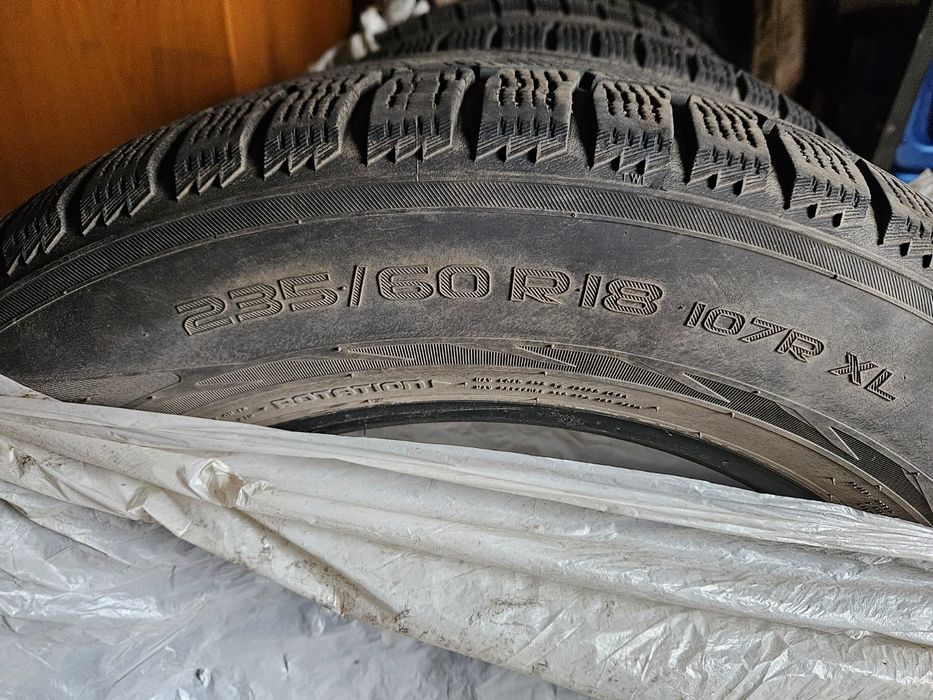 Продам резину  в хорошем состоянии.