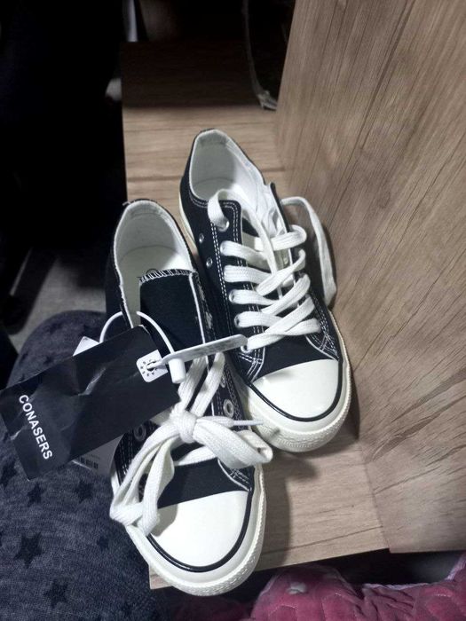 Продам кеди женские