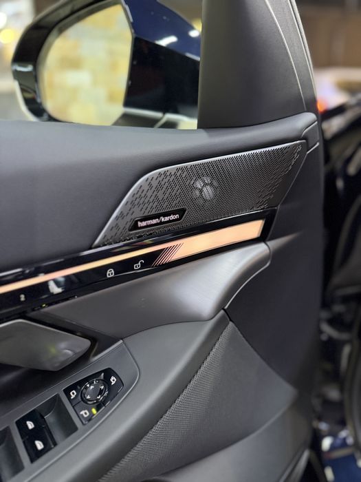 Bmw i5 40L m sport Full