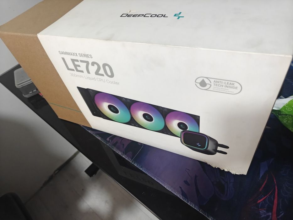 Продам водяное охлаждения Deepcool le720 черная