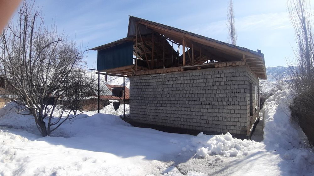 Uchastka dacha Toshkent Bo'stonliq Sijjak mahallasida 7sotixli