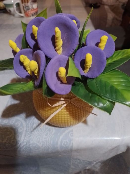 Qoʻlda mehnati asosida tayyorlagan ajobiy gullarbukletlar