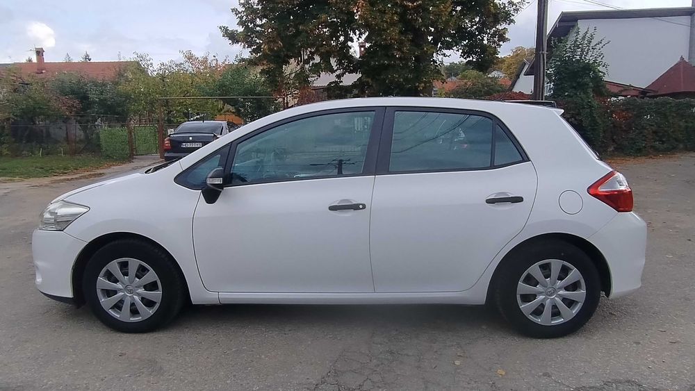 TOYOTA Auris 2010 — imagine 2