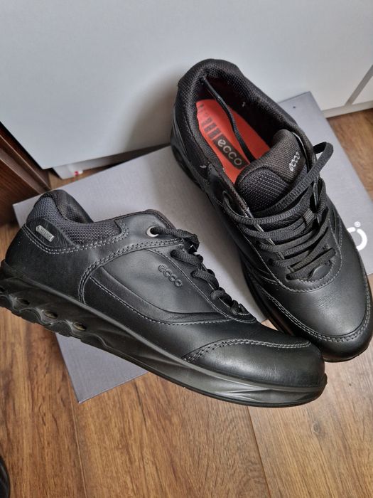 Adidași sport/ încălțăminte ecco