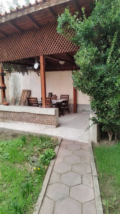 Дава се под наем Етаж от къща в Пловдив, Център - 50 кв.м за 300 € - Снимка #1