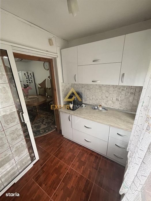 Apartament 4 camere 84 mp utili pretabil pentru investitie sau locuit