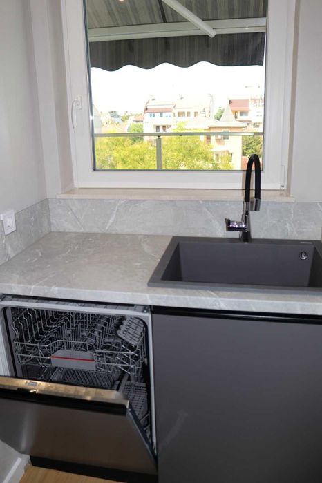 Дава се под наем Многостаен апартамент в Пловдив, Център - 200 кв.м за 1500 € - Снимка #4