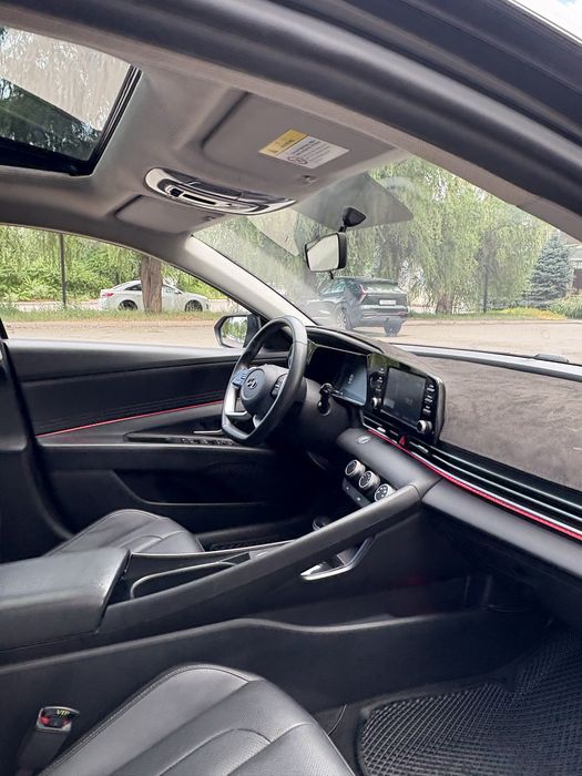 Hyundai Elantra 2024