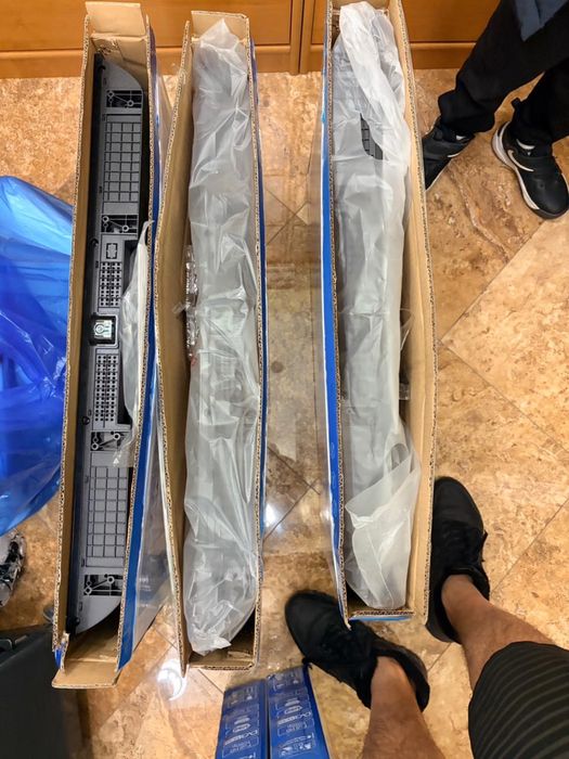 Срочно продам телевизоры новые