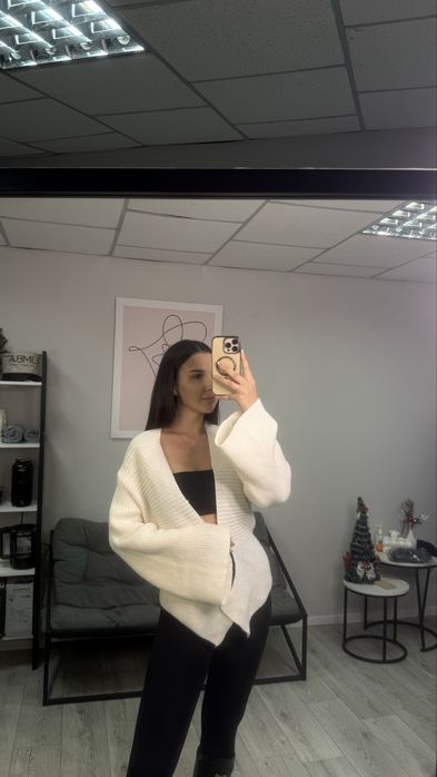 Кофта новая на пуговице