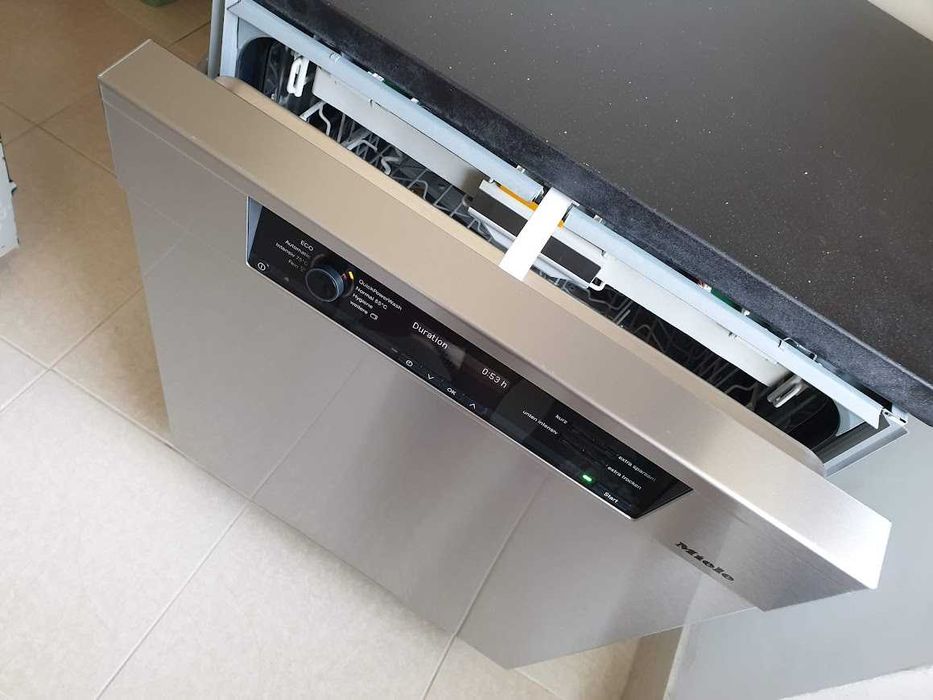 LED Wi-Fi Черно Инокс Miele Auto Open Съдомиялна - Частично Вграждане