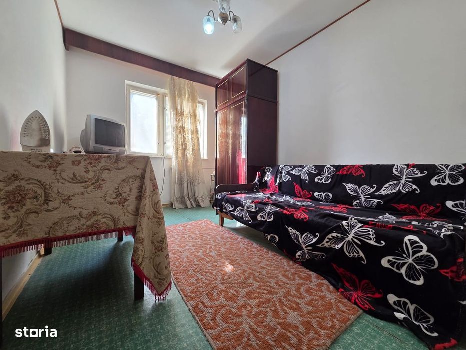 Apartament 3 camere, --Zona Anaf,--- Etaj.2/4