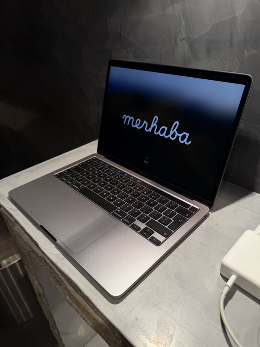 КАТО ЧИСТО НОВ Macbook Pro 2020 13.3" 256 GB