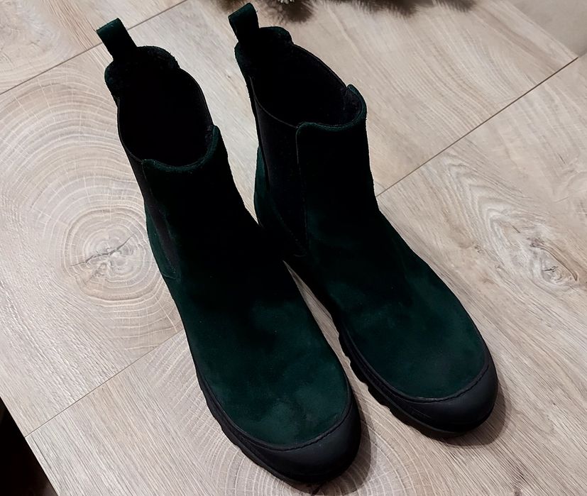 Дамски велурени боти