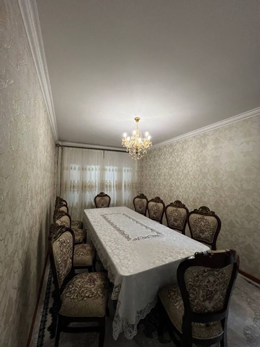 Продается стол и стулья