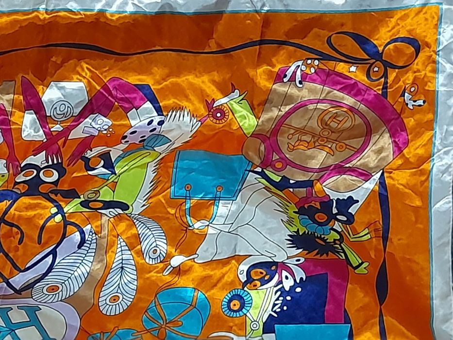 Esarfa  de LUX rara de colecție 100%  matase "Le Bal Masque" Hermes