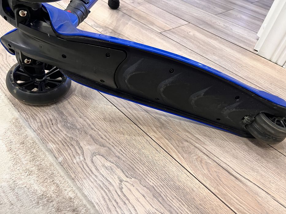 Самокат детский в отличном состояний