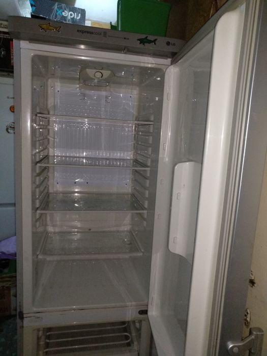 Про холодильники