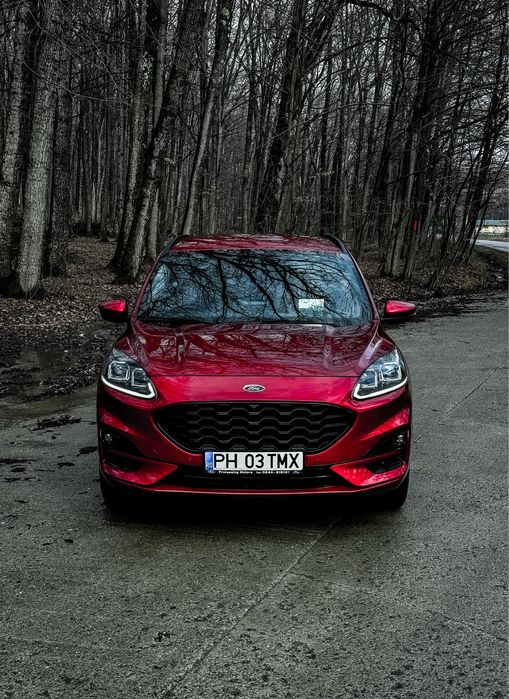FORD Kuga 2023 — imagine 2