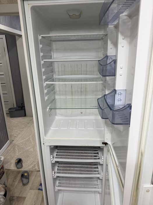 Продаю холодильник VESTEL