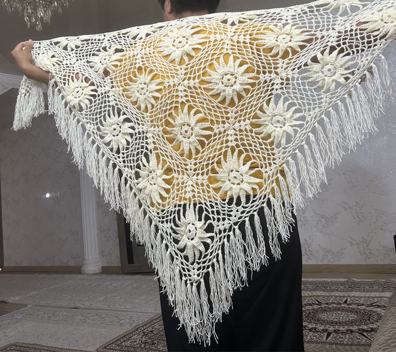 Шаль ручной работы