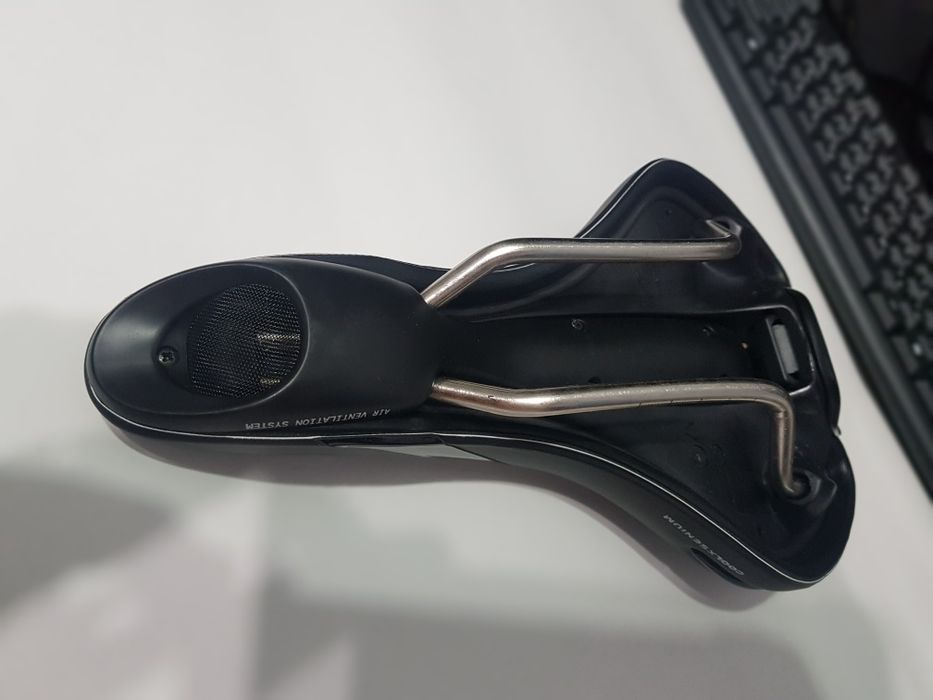 Седло для езды на велосипеде