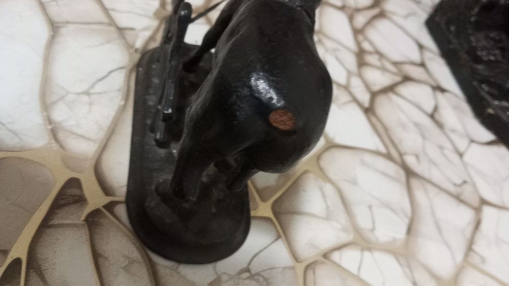 Статуэтка Конь .