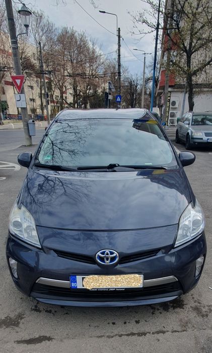 Toyota Prius 3 Plug-In Hybrid 2015
