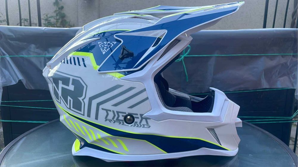 Каска и ръкавици Tiger racing