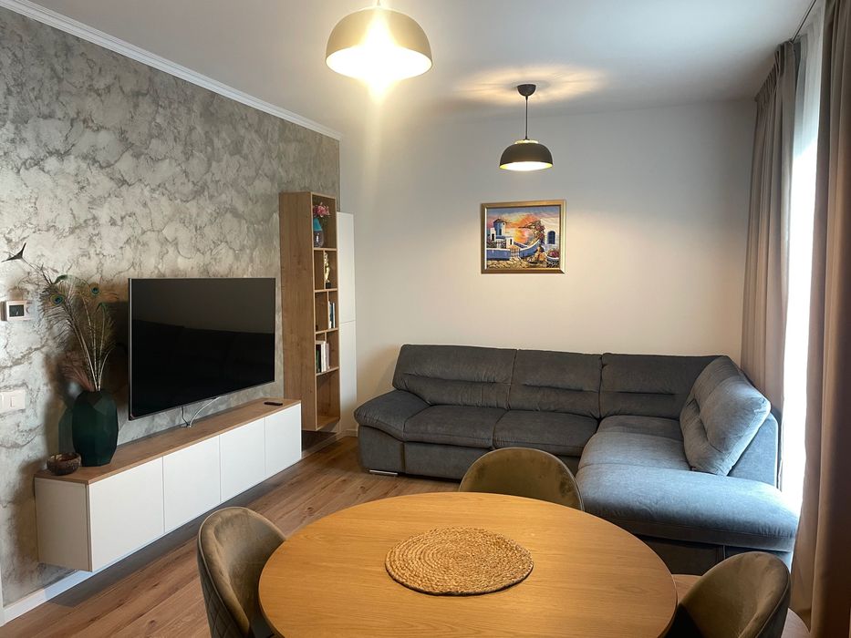 Apartament modern cu 2 camere in zona Coresi.