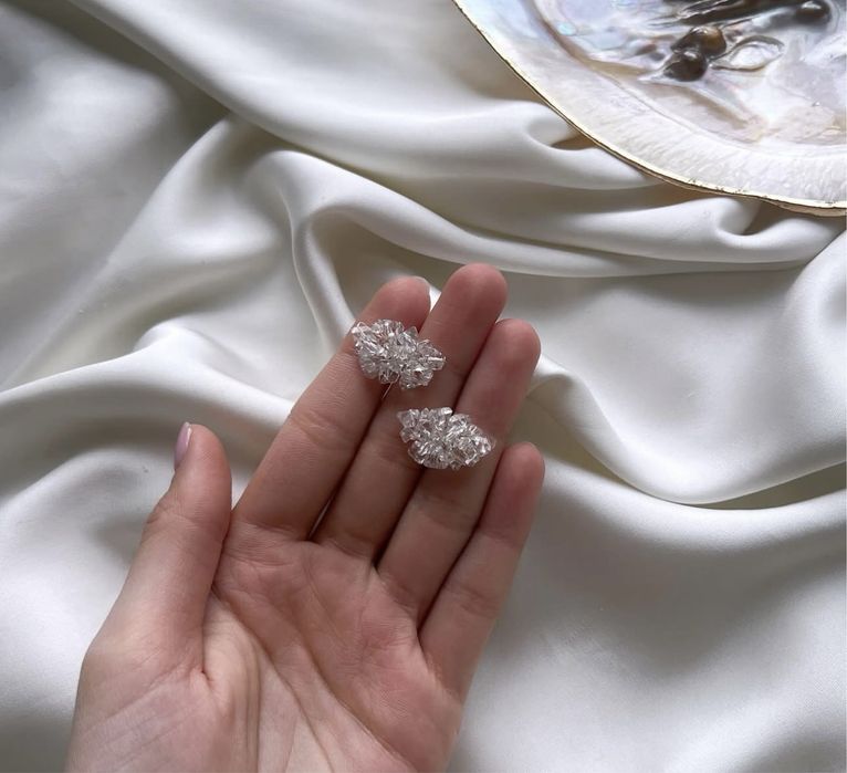 Продам колье и сережки