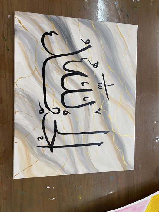 Rasm sotiladi kachestvniy akrilda chizilgan