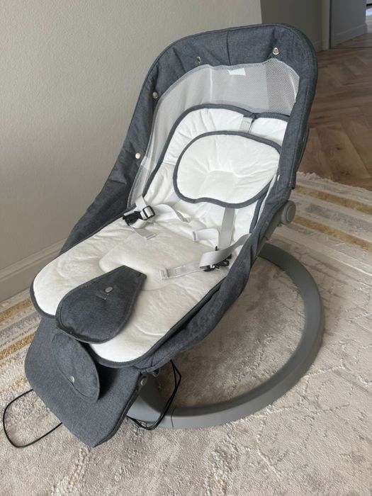 Продам шезлонг детский