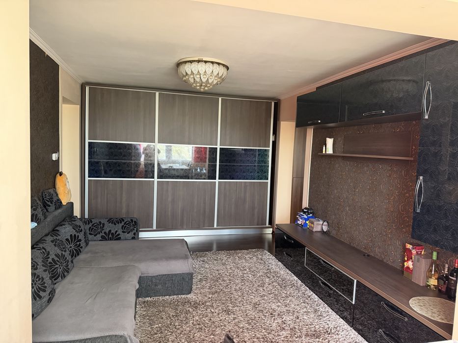 Vând apartament 2 cam 14 Mai