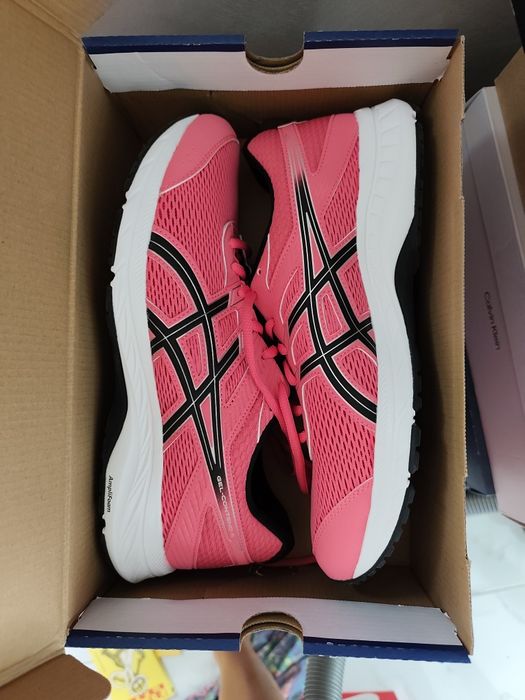 Asics gel contend 9 45.5  0Asics gel -conted 6 44.5 Asics  jolt 44.5