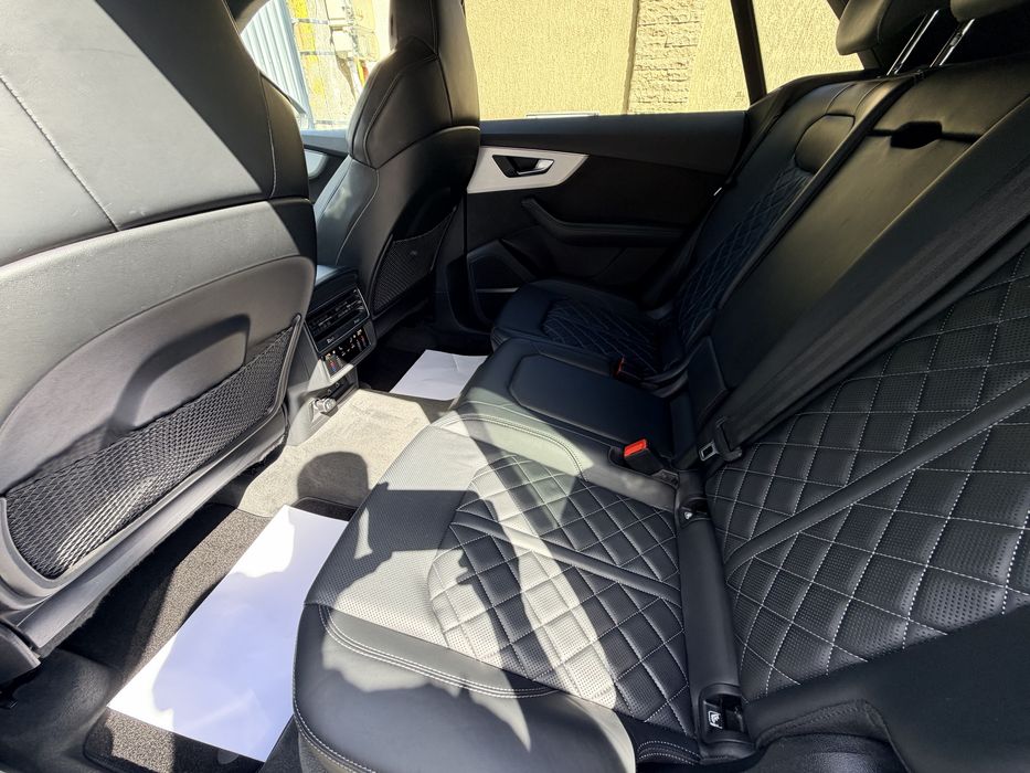 Audi Q8 S-line Black Edition
