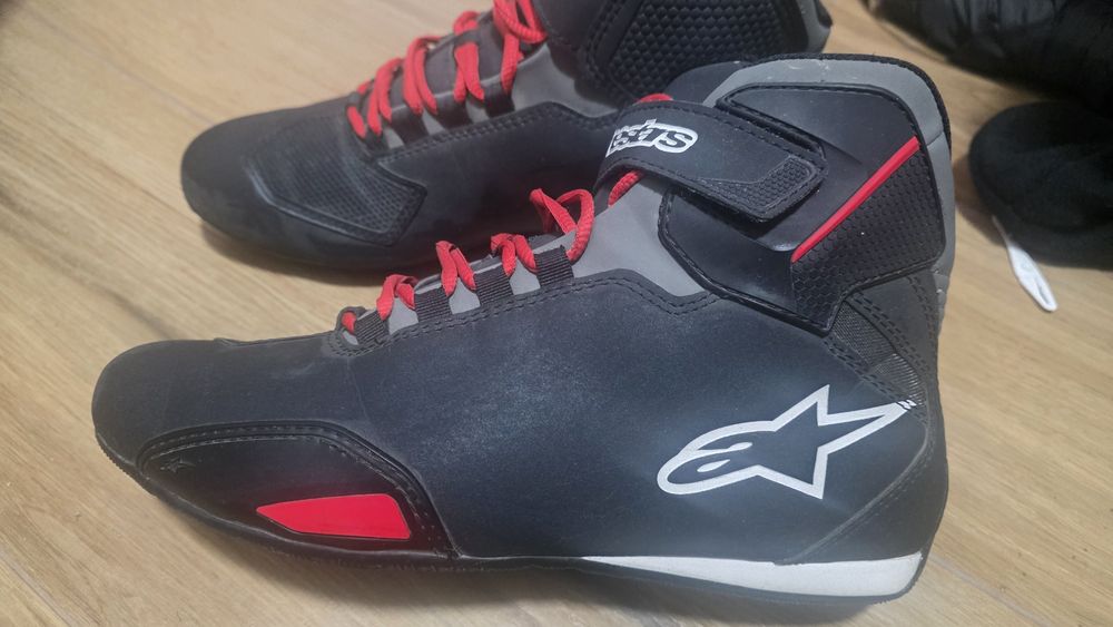 Ghete moto Alpinestars Sektor – mărimea 41 – stare foarte bună