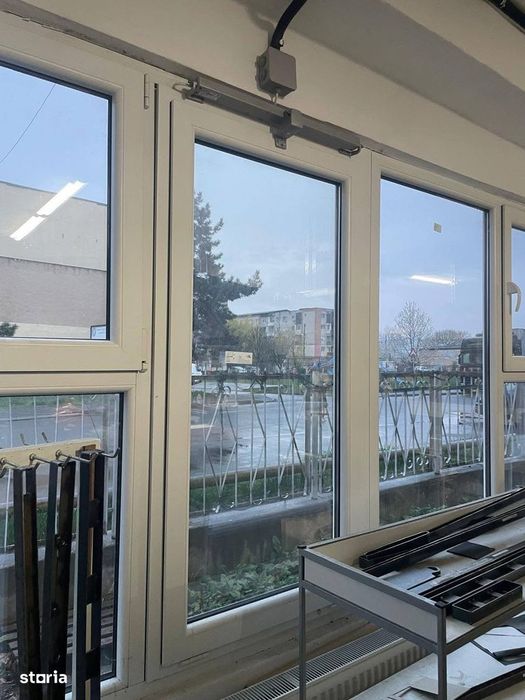 De Vânzare sau Închiriere 
Spatiu Comercial/ Administrativ P+1E