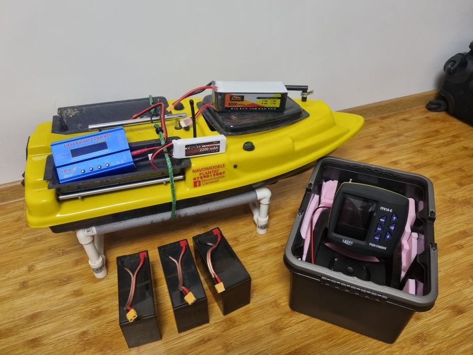 Navomodel plantat cu sonar
