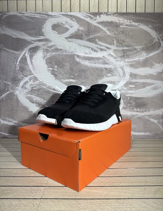 Hermes Trainer Bouncer Black