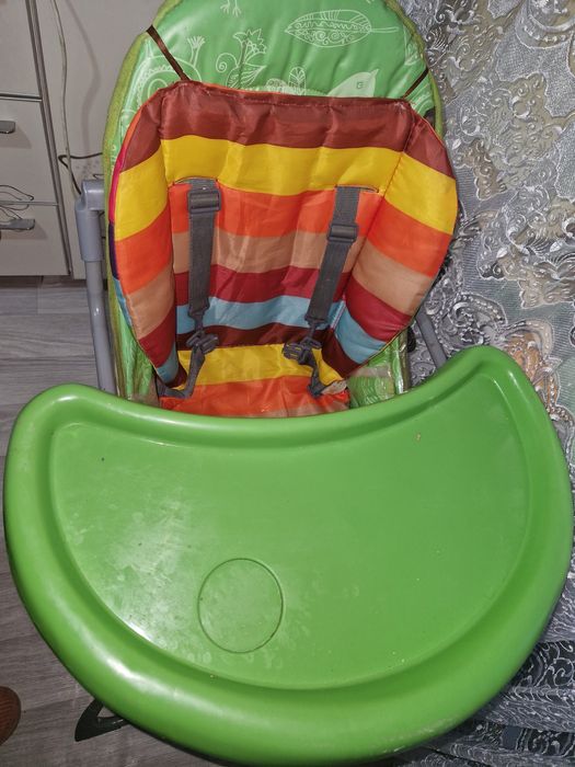 Продам стульчик для кормления (детский стульчик)