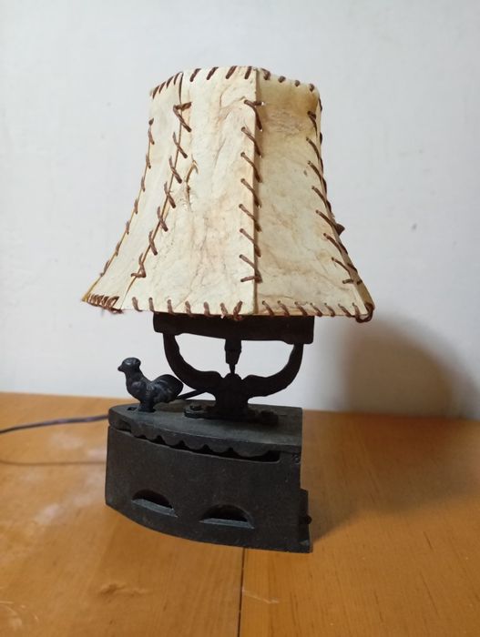 Нощна лампа ютия (ретро)