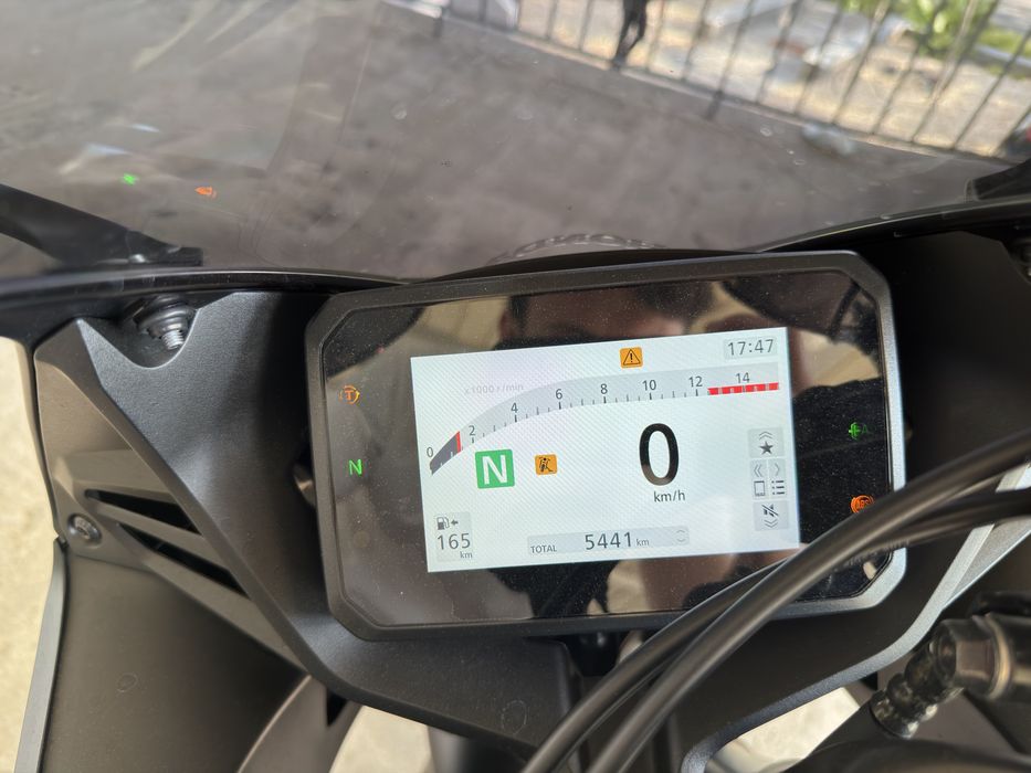 Honda CBR 650R e-clutch 2024 5500km