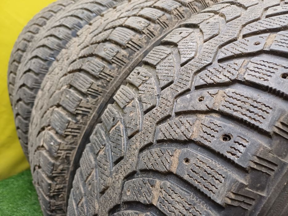 Шины R16 225/70 Bridgestone комплект
В