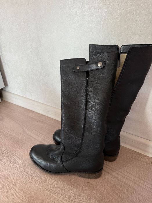 Продам сапоги длинные новые