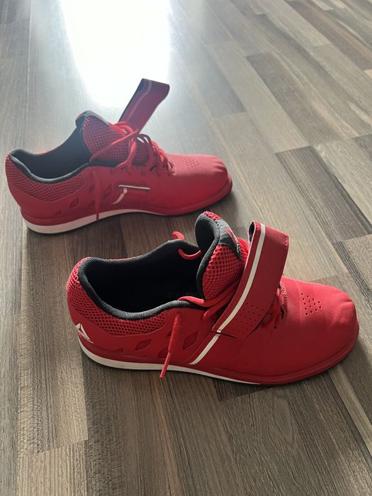 Adidasi Reebok, Gym, Gym, Genuflexiuni