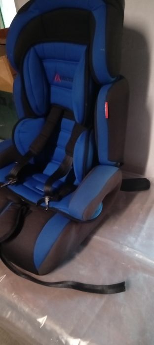 Продам автокресло детское.