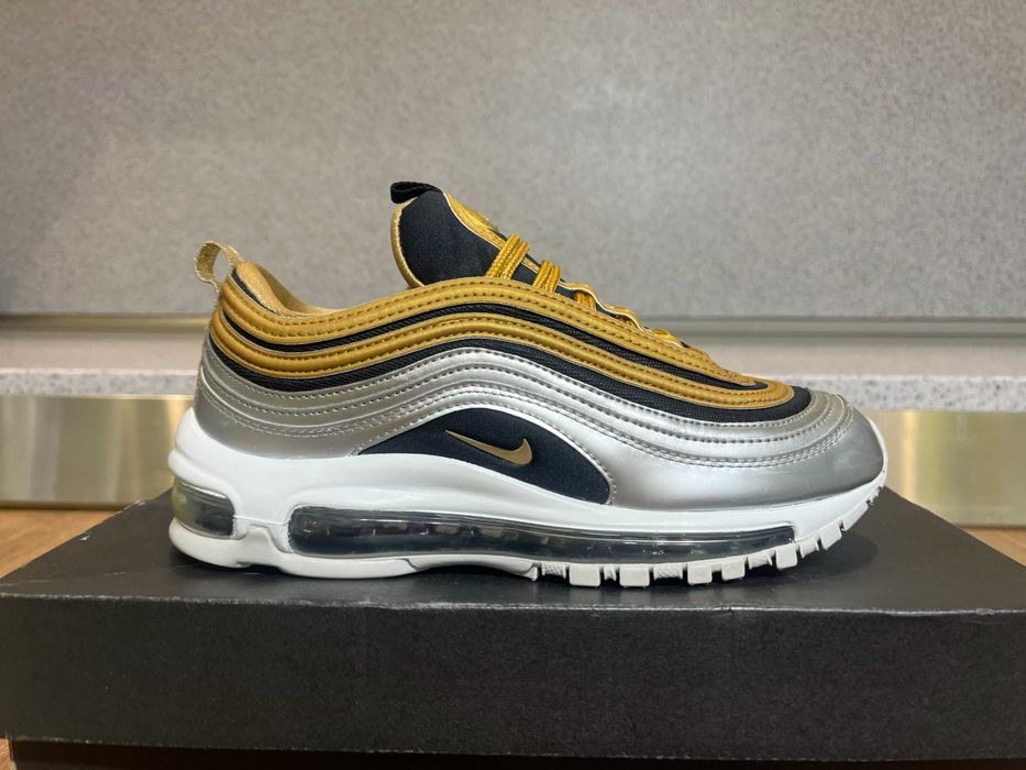 ОРИГИНАЛНИ *** Nike Air Max 97 Se / Metallic Gold /Metallic Gold